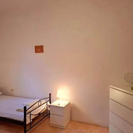 R&r House Monemvasia 度假居 *